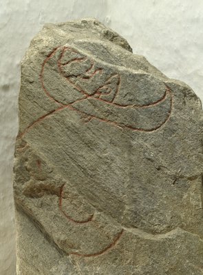 Den såkaldte Hørdumsten opkaldt efter Hørdum Kirke i Thy, hvor stenen blev fundet, og hvor den stadig kan ses i dag. Hørdumstenen er en af de meste kendte billedlige fremstillinger af myten om Thor og Midgårdsormen 