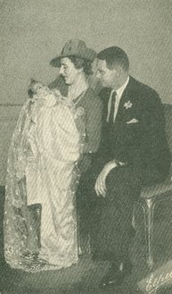 Kronprinsparret Frederik og Ingrid med deres datter, prinsesse Margrethe